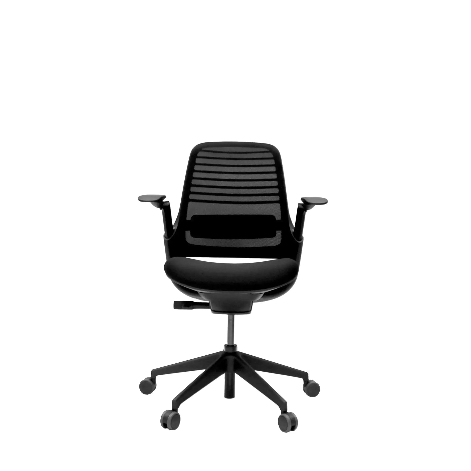 Silla de oficina premium Steelcase Series 1 en un entorno corporativo