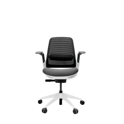 Vista lateral de la silla ergonómica Steelcase Series 1, diseñada para el máximo confort