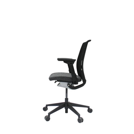 Steelcase Think: silla de oficina con acabados elegantes