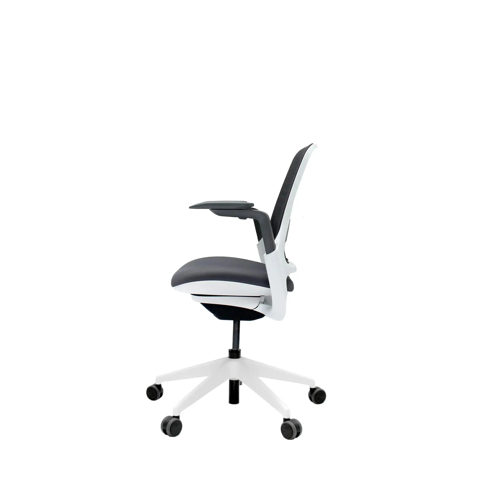 Detalles de la silla de oficina Steelcase Series 1, enfocada en la ergonomía