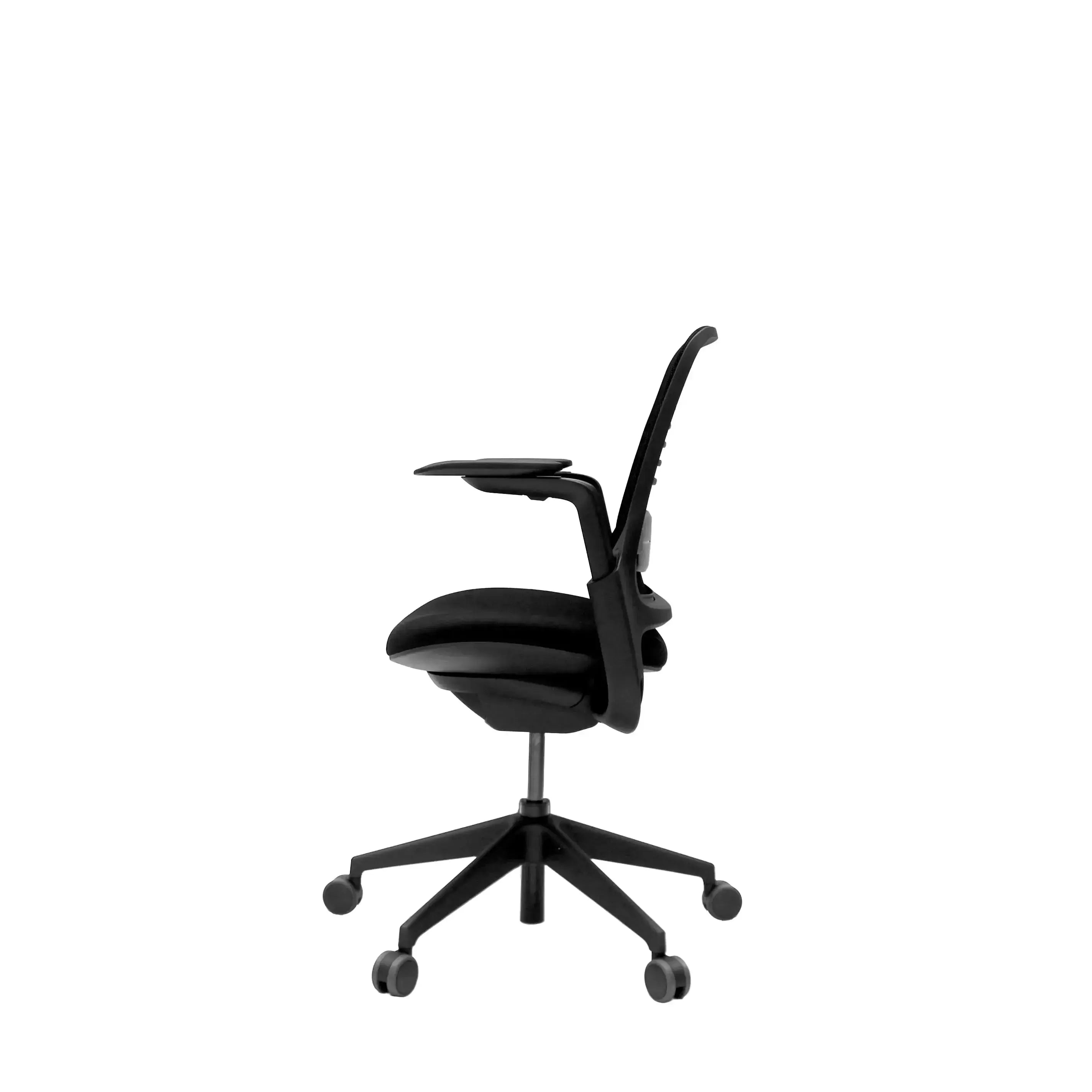 Carga de trabajo elevada, disfrútala con la silla de oficina Steelcase Series 1