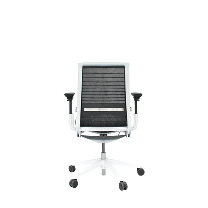 Vista lateral de la silla Steelcase Think ajustable