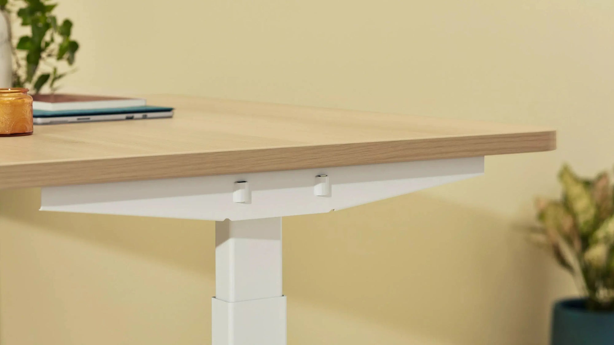 Steelcase Solo Sit-To-Stand Desk - Empleados Intel